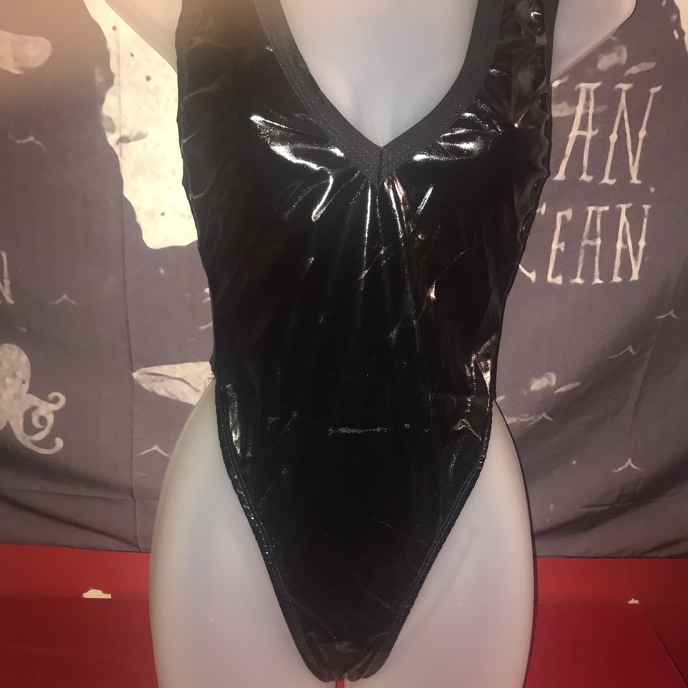 Paten leather one piece 🖤💋